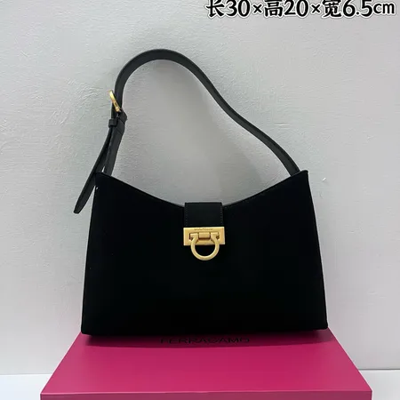 ヴァレンティノ ショルダーバッグ