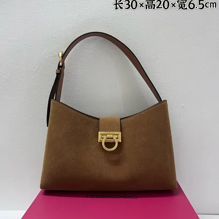 ヴァレンティノ ショルダーバッグ