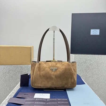 プラダ ショルダーバッグ