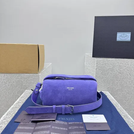 プラダ ショルダーバッグ
