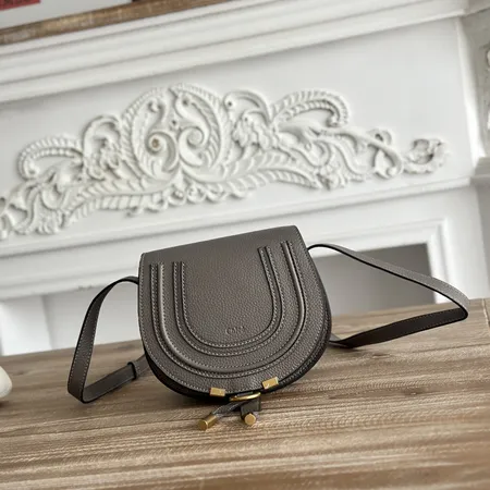 クロエ ショルダーバッグ