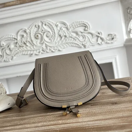 クロエ ショルダーバッグ