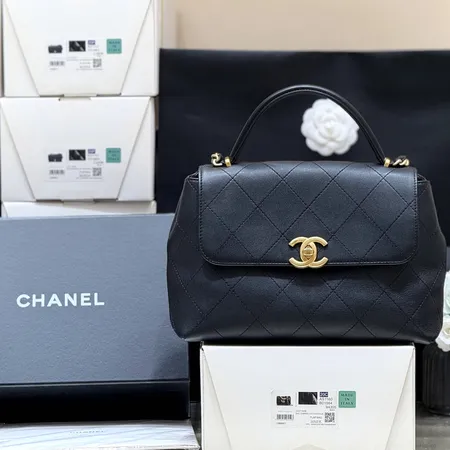 シャネル ハンドバッグ