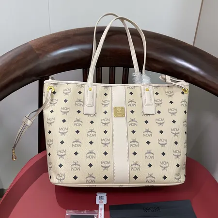 エムシーエム ショルダーバッグ