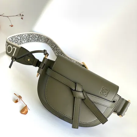 ロエベ ショルダーバッグ