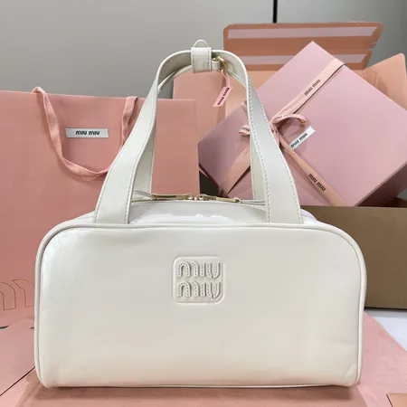 ヴァレンティノ ショルダーバッグ