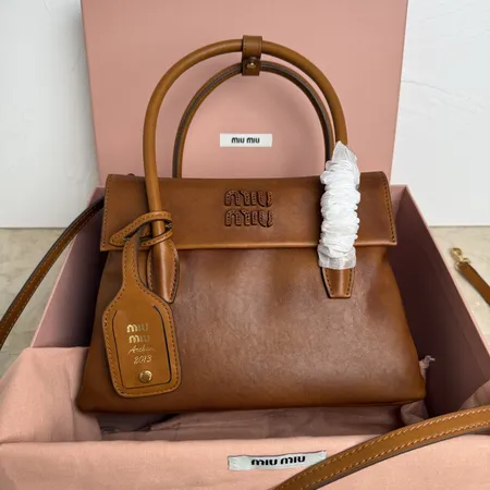 ミュウミュウ ハンドバッグ