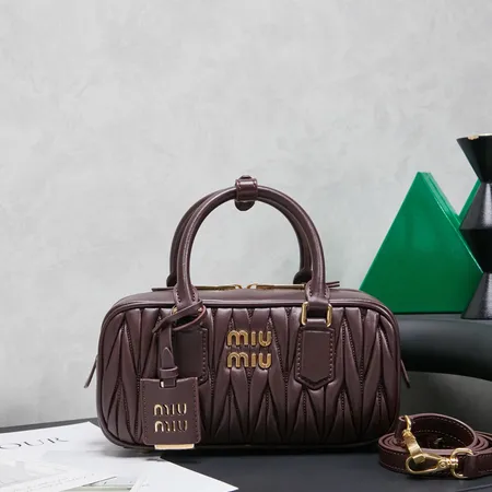 ミュウミュウ ハンドバッグ