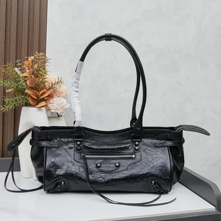 ジバンシィ ハンドバッグ