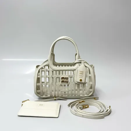 ミュウミュウ ハンドバッグ