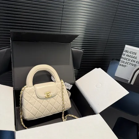 シャネル ハンドバッグ