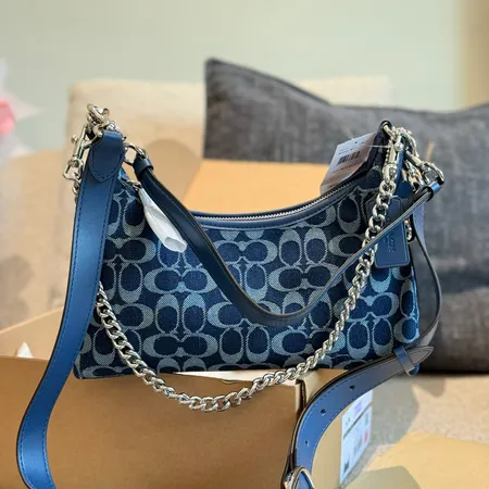 コーチ ショルダーバッグ