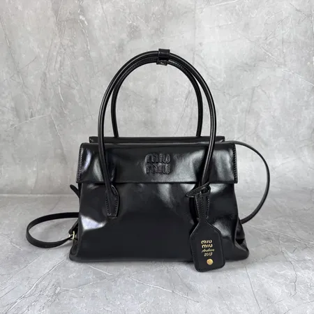 ミュウミュウ ハンドバッグ