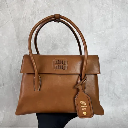 ミュウミュウ ハンドバッグ