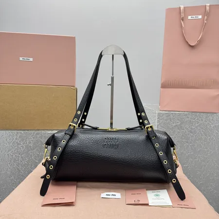 ミュウミュウ ショルダーバッグ