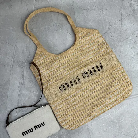 ミュウミュウ ハンドバッグ