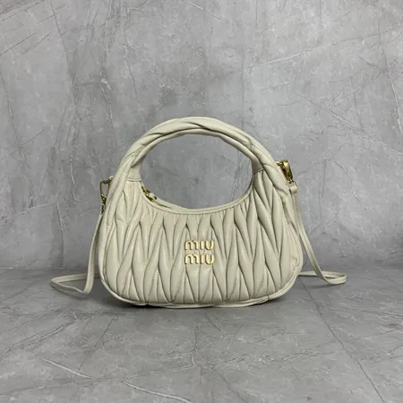 ミュウミュウ ハンドバッグ