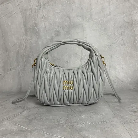 ミュウミュウ ハンドバッグ