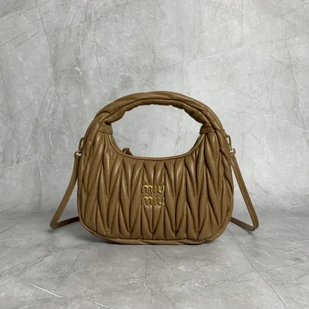 ミュウミュウ ハンドバッグ