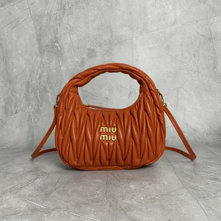 ミュウミュウ ハンドバッグ