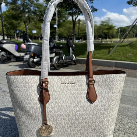 マイケルコース ハンドバッグ