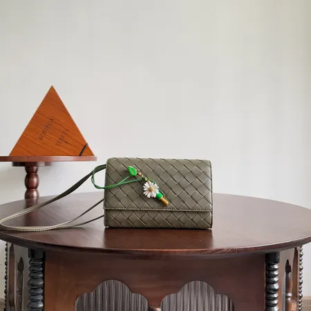 ボッテガ ヴェネタ ハンドバッグ