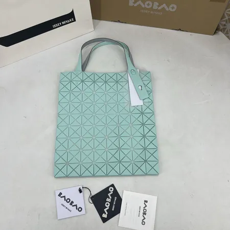 イッセイ ミヤケ ハンドバッグ