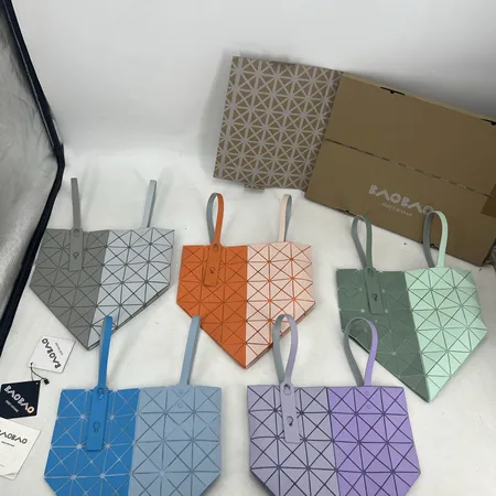 イッセイ ミヤケ ハンドバッグ