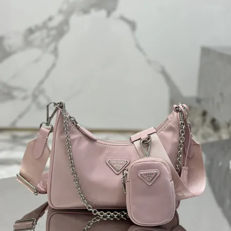 プラダ ショルダーバッグ