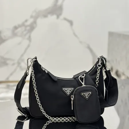 プラダ ショルダーバッグ
