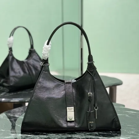 プラダ ショルダーバッグ