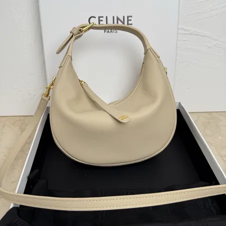 セリーヌ ショルダーバッグ