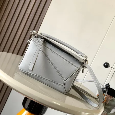 ロエベ ハンドバッグ