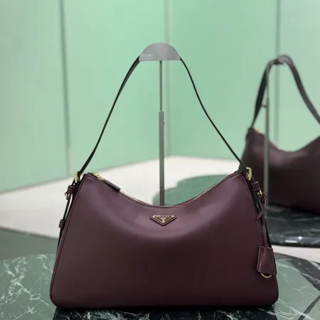 プラダ ショルダーバッグ