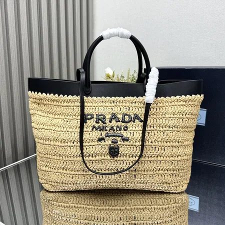 プラダ ショルダーバッグ