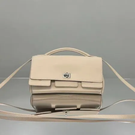 バレンシアガ ショルダーバッグ