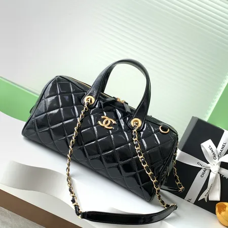 シャネル ショルダーバッグ