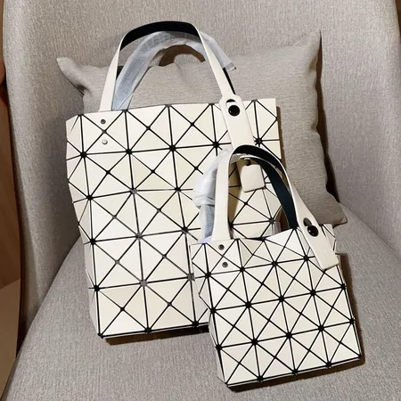 イッセイ ミヤケ ハンドバッグ