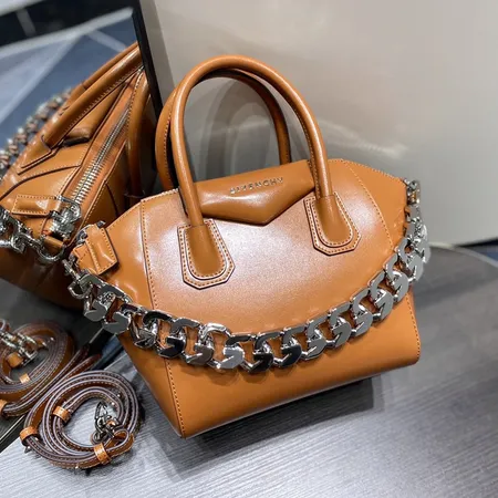 ジバンシィ ハンドバッグ