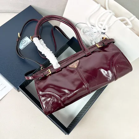 プラダ ショルダーバッグ