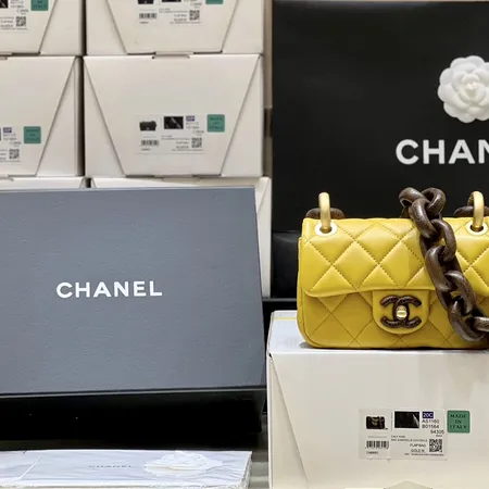 シャネル ハンドバッグ