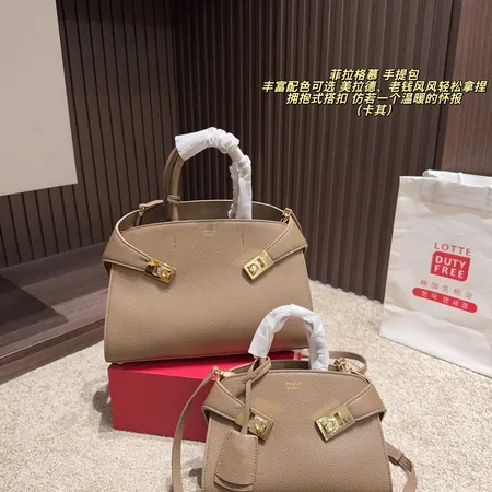 フェラガモ ハンドバッグ