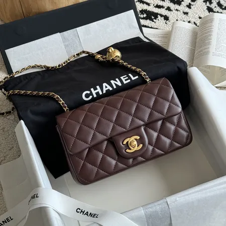 シャネル ショルダーバッグ