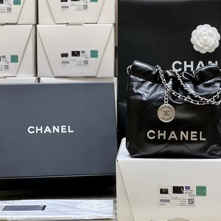 シャネル ハンドバッグ