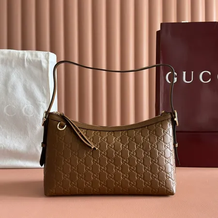 グッチ ハンドバッグ