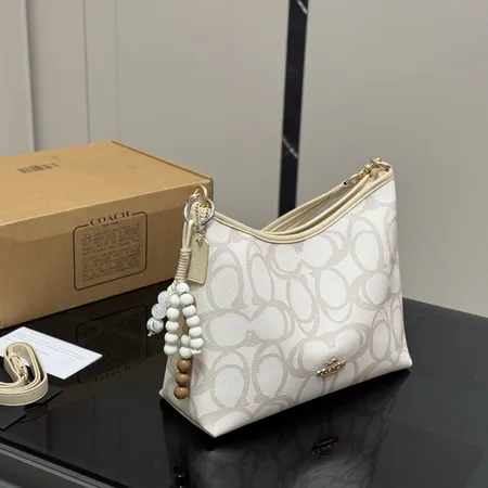 コーチ ショルダーバッグ