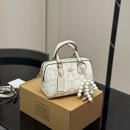 コーチ ハンドバッグ