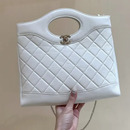 シャネル ハンドバッグ