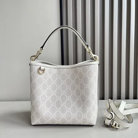 グッチ ショルダーバッグ