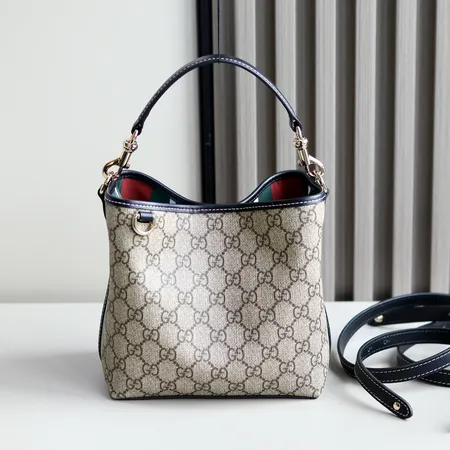 グッチ ショルダーバッグ